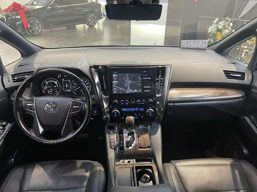Toyota Alphard 2021 — фото 5