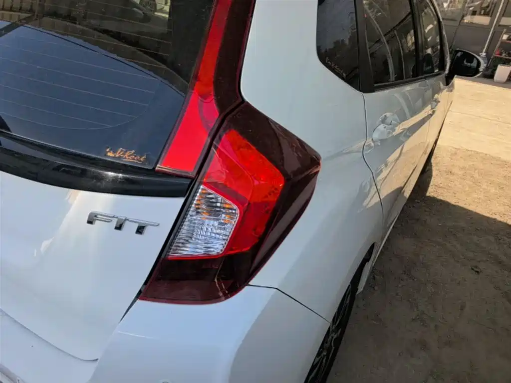 Honda Fit 2017 — фото 8