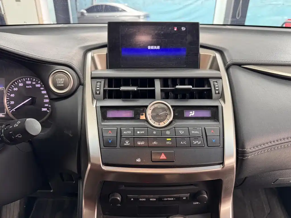 Lexus NX 2015 — фото 20