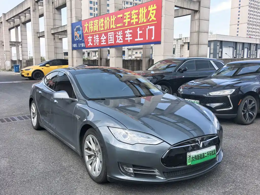 Tesla Model S 2014