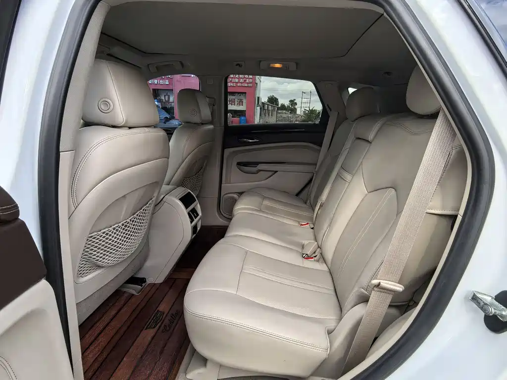 Cadillac SRX 2016 — фото 9
