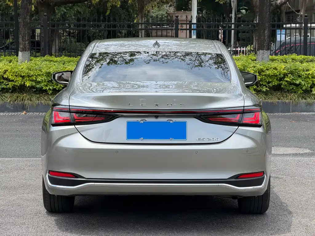 Lexus ES 2025 — фото 15