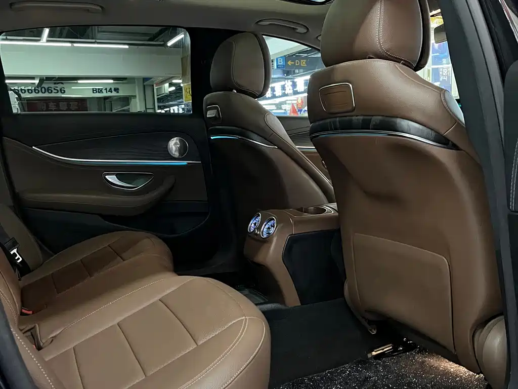 Mercedes-Benz E-Class 2019 — фото 13