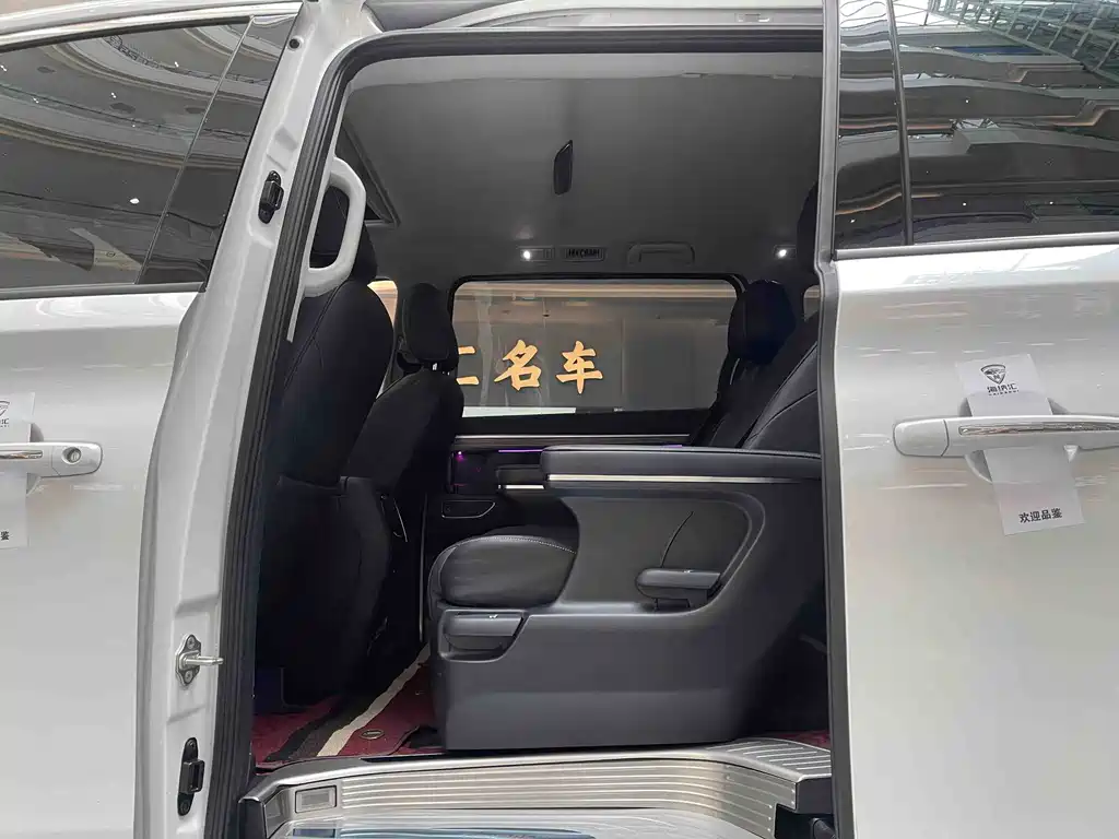 GAC Motor Trumpchi M8 2023 — фото 9