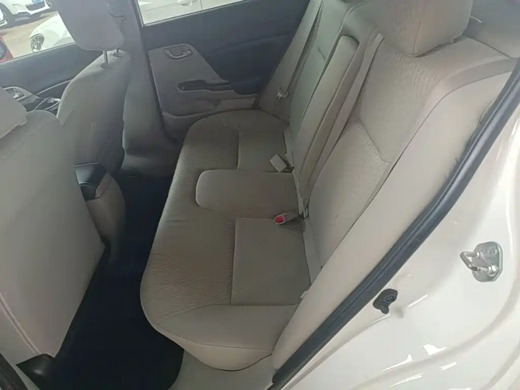 Honda Civic 2016 — фото 17