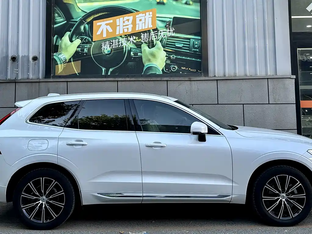 Volvo XC60 2019 — фото 3