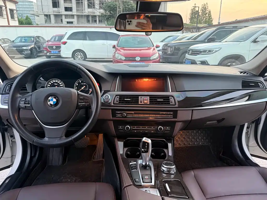 BMW 5 Series 2016 — фото 6