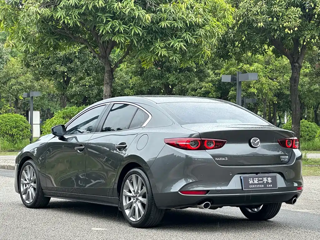 Mazda 3 Axela 2020 — фото 25