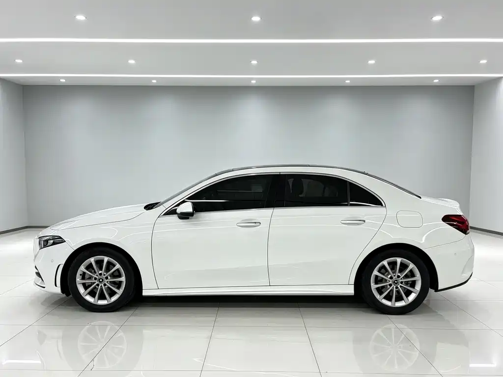 Mercedes-Benz A-Class 2020 — фото 5