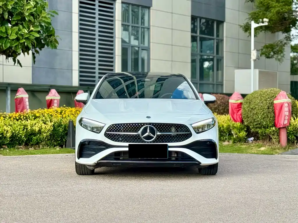 Mercedes-Benz A-Class 2024 — фото 2