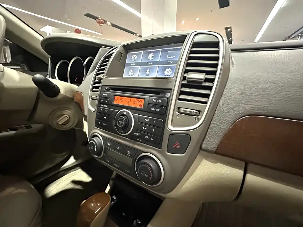 Nissan Sylphy 2011 — фото 16
