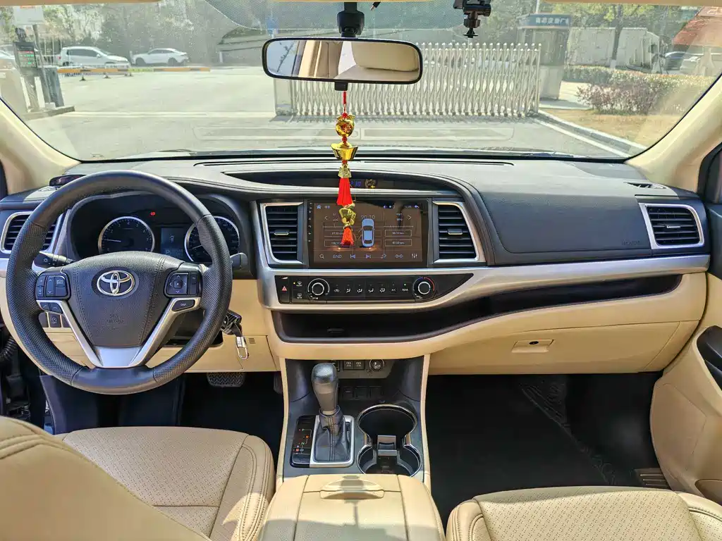 Toyota Highlander 2019 — фото 10