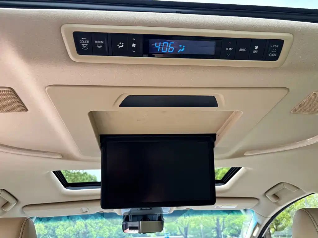 Toyota Vellfire 2023 — фото 20