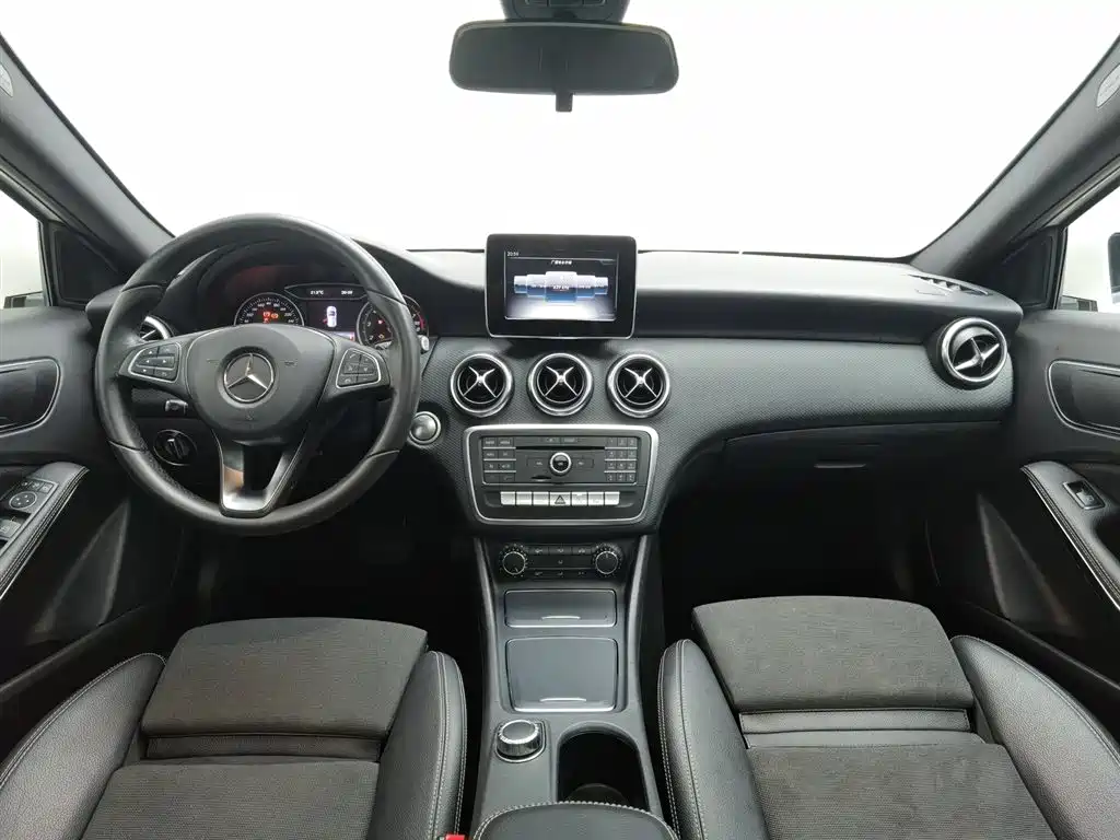 Mercedes-Benz A-Class 2018 — фото 5