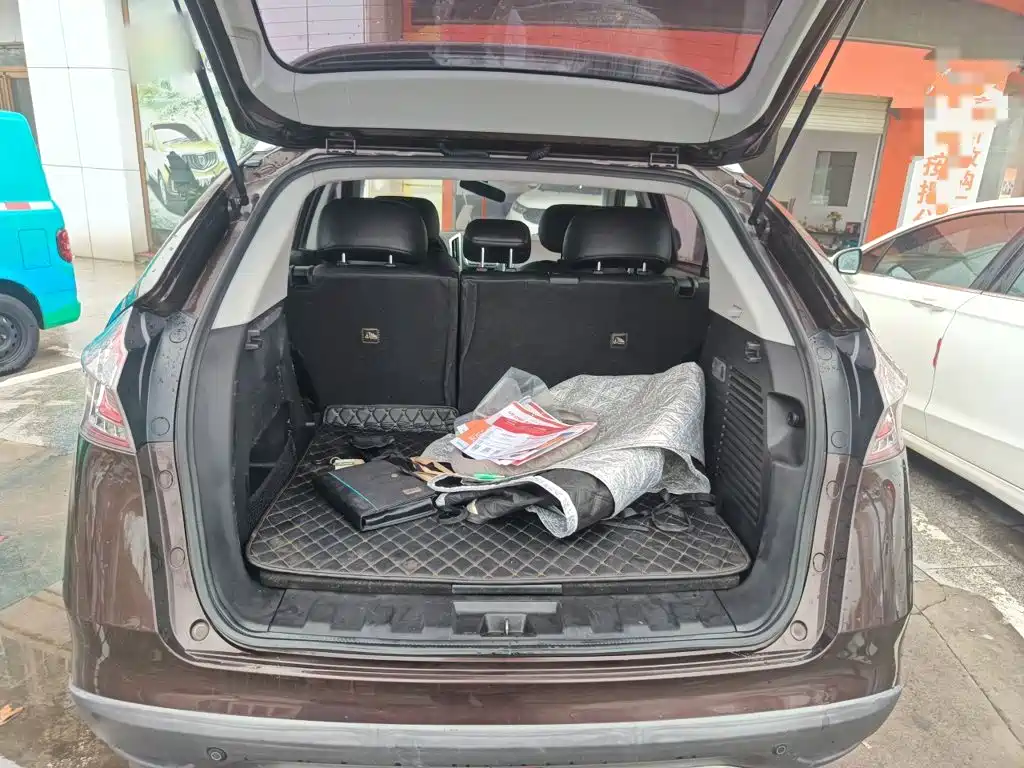 Luxgen You6 SUV 2016 — фото 12