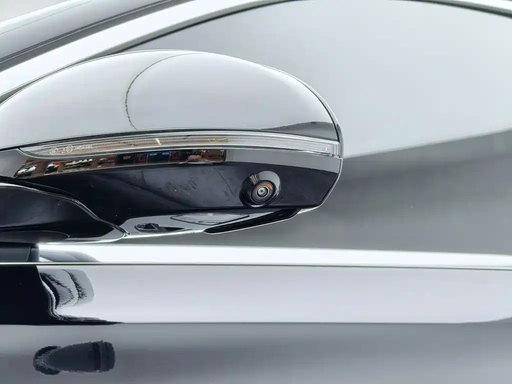 Mercedes-Benz E-Class 2025 — фото 11