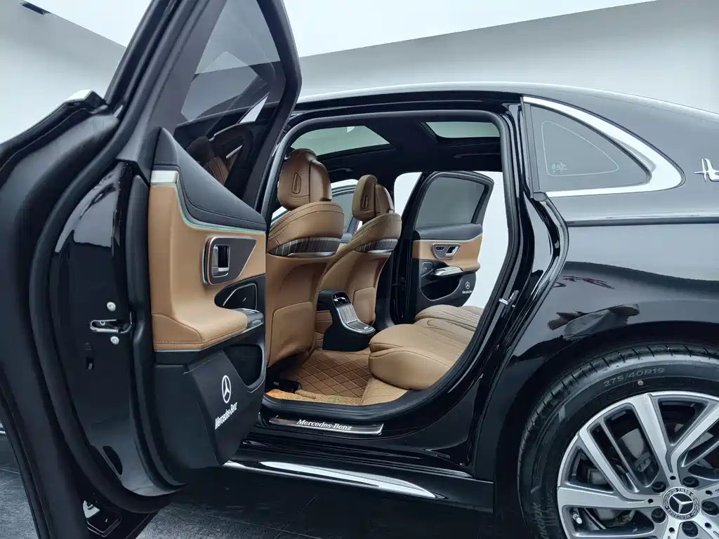 Mercedes-Benz E-Class 2025 — фото 17