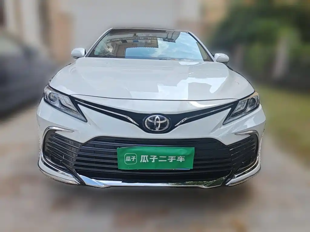 Toyota Camry 2023 — фото 24