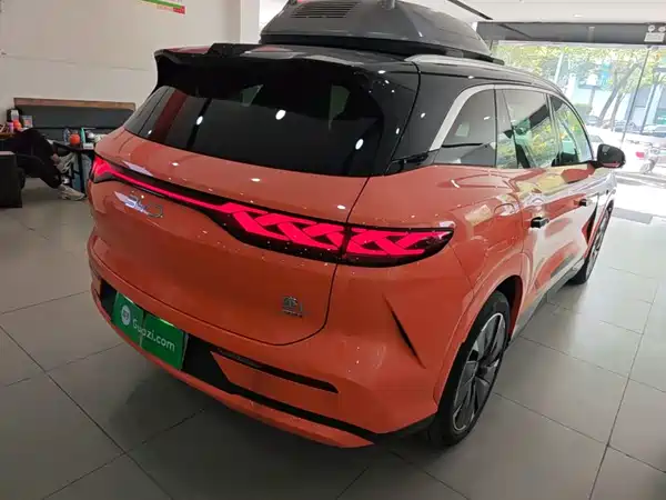 BYD Tang L 2025