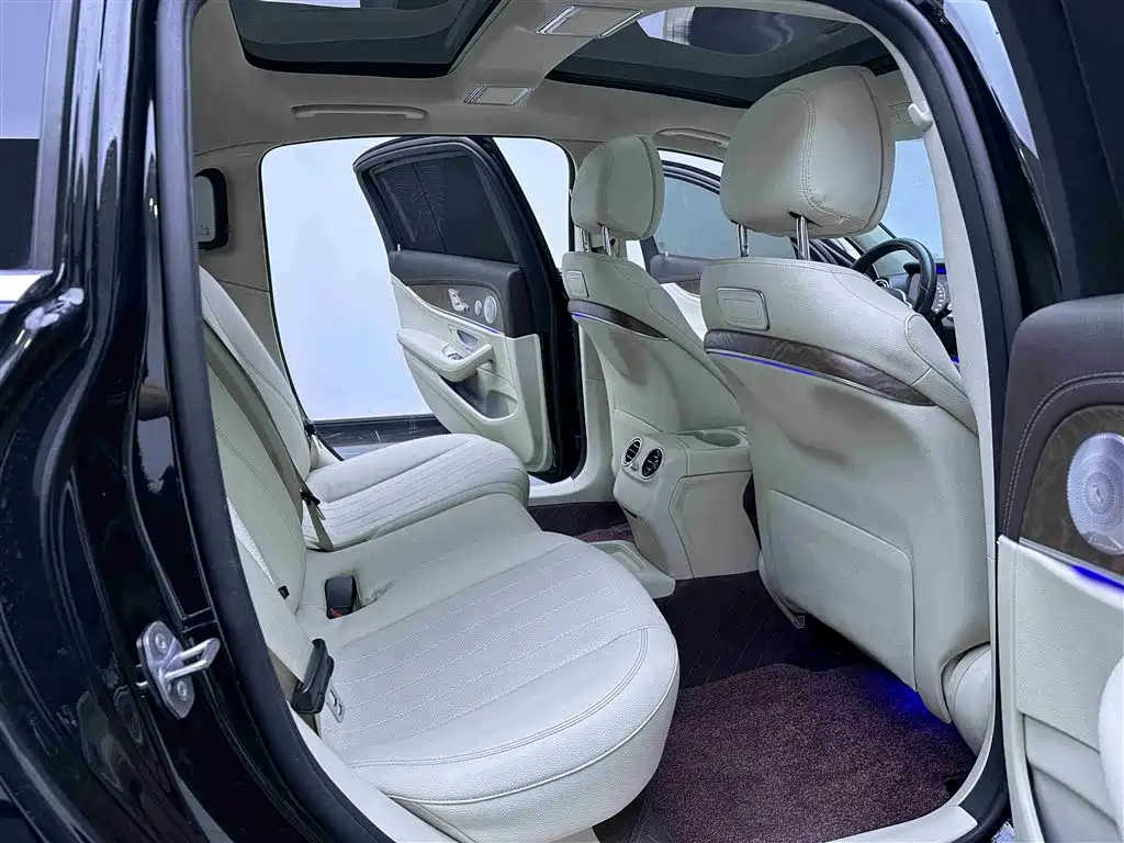 Mercedes-Benz E-Class 2019 — фото 11
