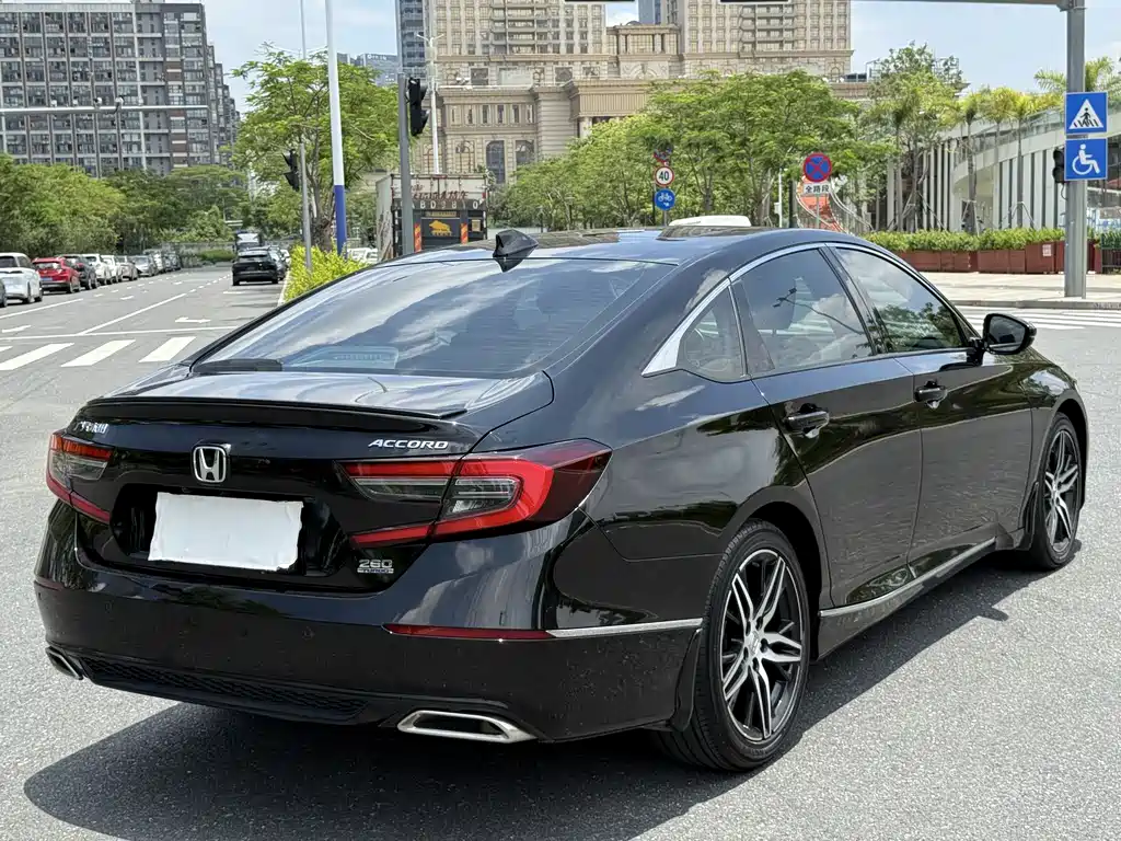 Honda Accord 2022 — фото 16
