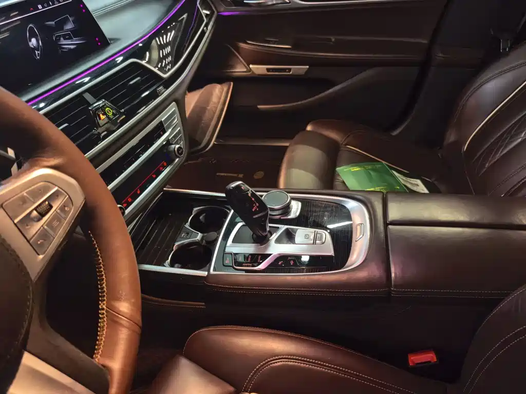 BMW 7 Series 2020 — фото 19