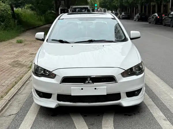 Mitsubishi Lancer EX 2012