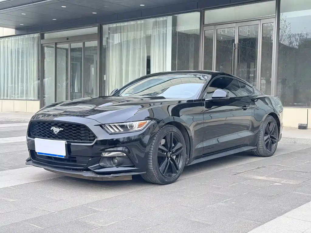 Ford Mustang 2019 — фото 1