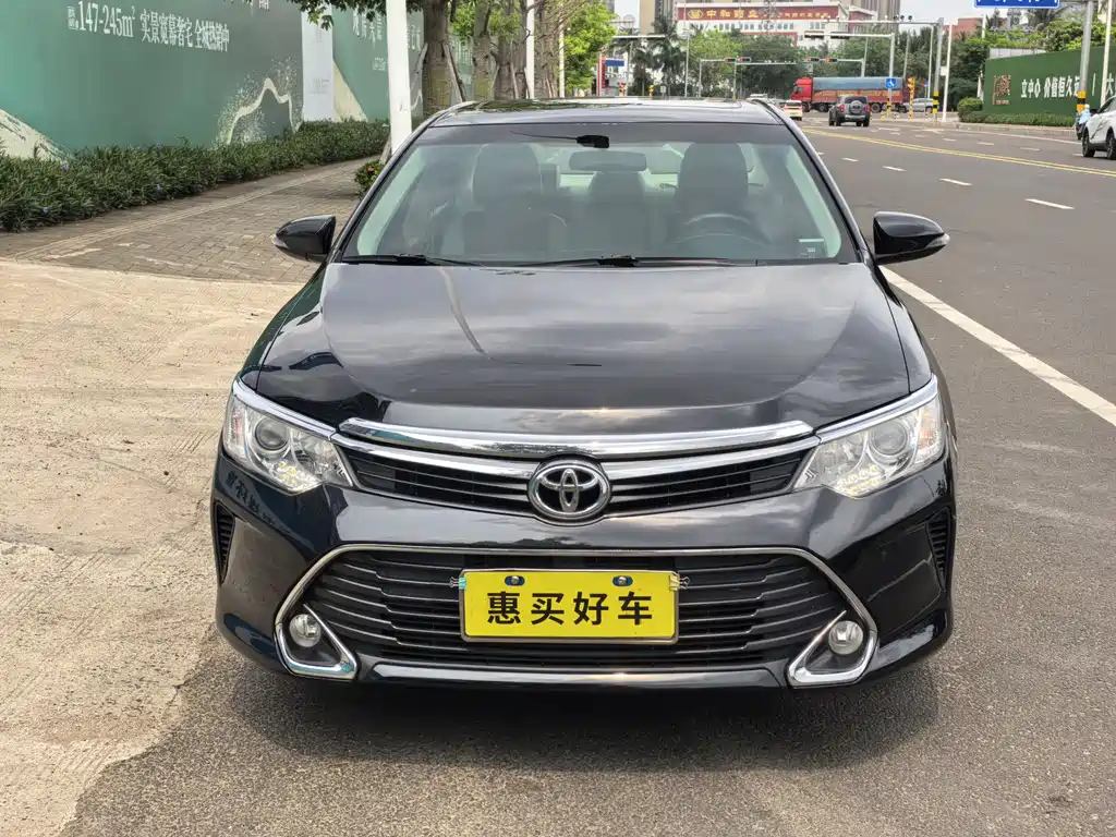 Toyota Camry 2017 — фото 2