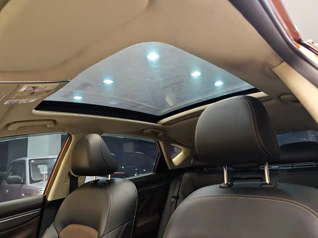 Geely Emgrand GS 2016 — фото 12