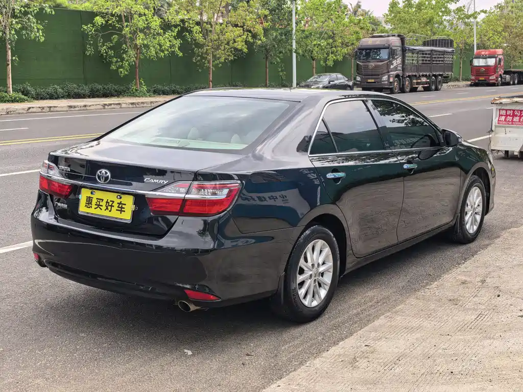 Toyota Camry 2017 — фото 14
