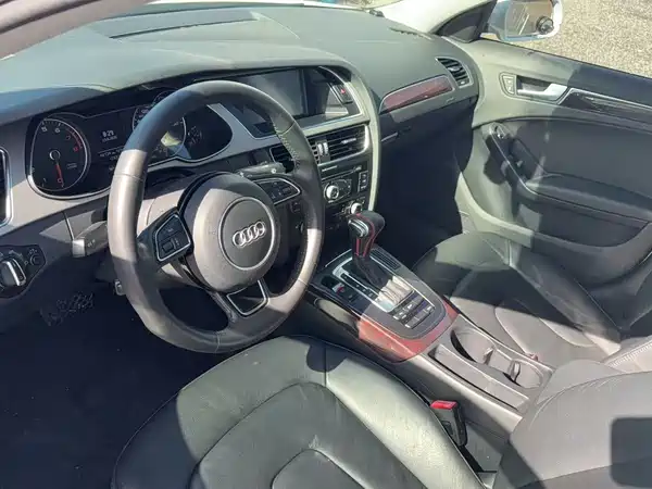 Audi A4L 2015