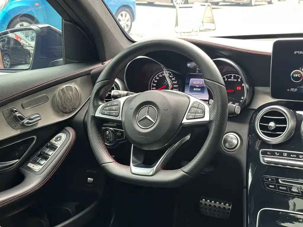 Mercedes-Benz GLC AMG 2017 — фото 9