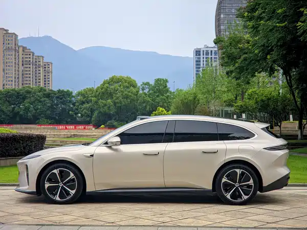 NIO ET5T 2024