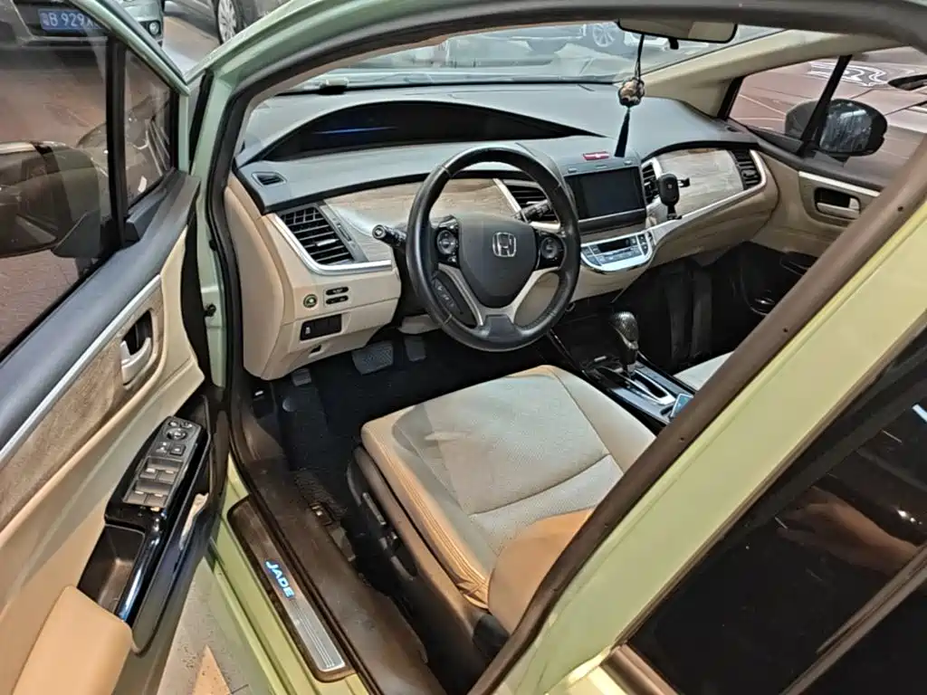 Honda Jade 2017 — фото 16