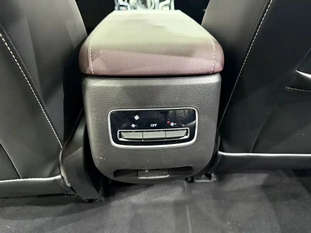 GAC Motor Trumpchi M6 2022 — фото 13