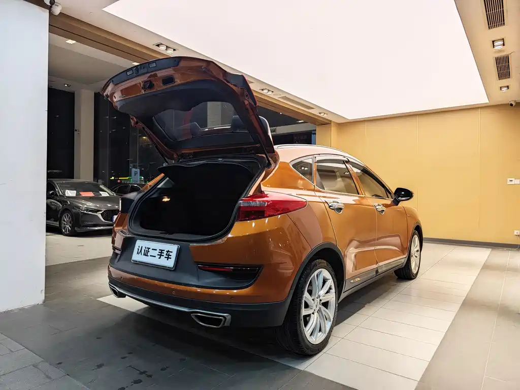 Geely Emgrand GS 2016 — фото 29