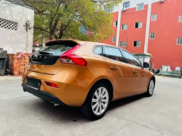 Volvo V40 2013