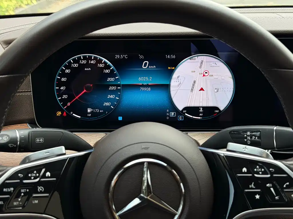 Mercedes-Benz E-Class 2023 — фото 15