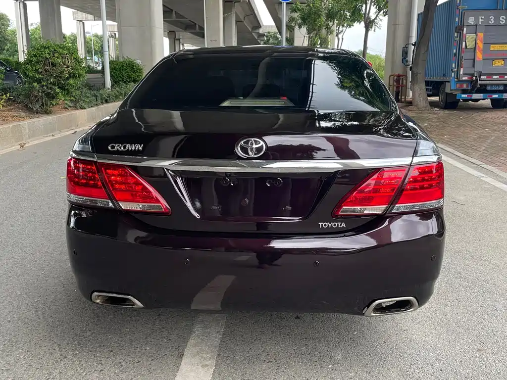 Toyota Crown 2013 — фото 11
