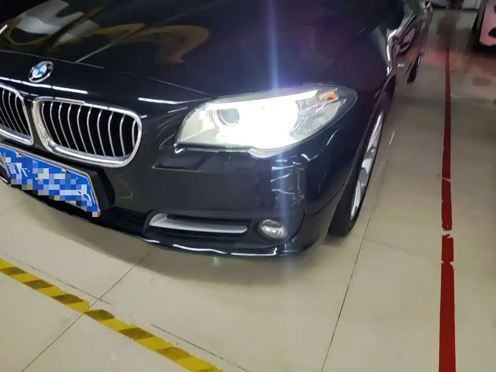 BMW 5 Series 2015 — фото 24