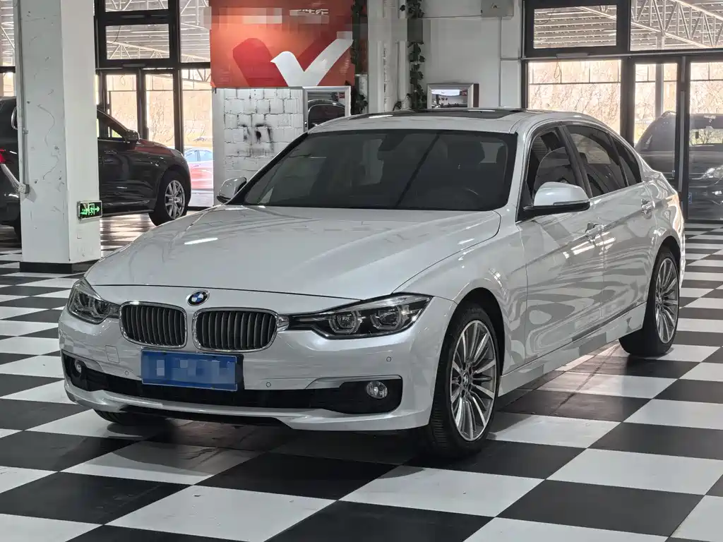 BMW 3 Series 2019 — фото 1