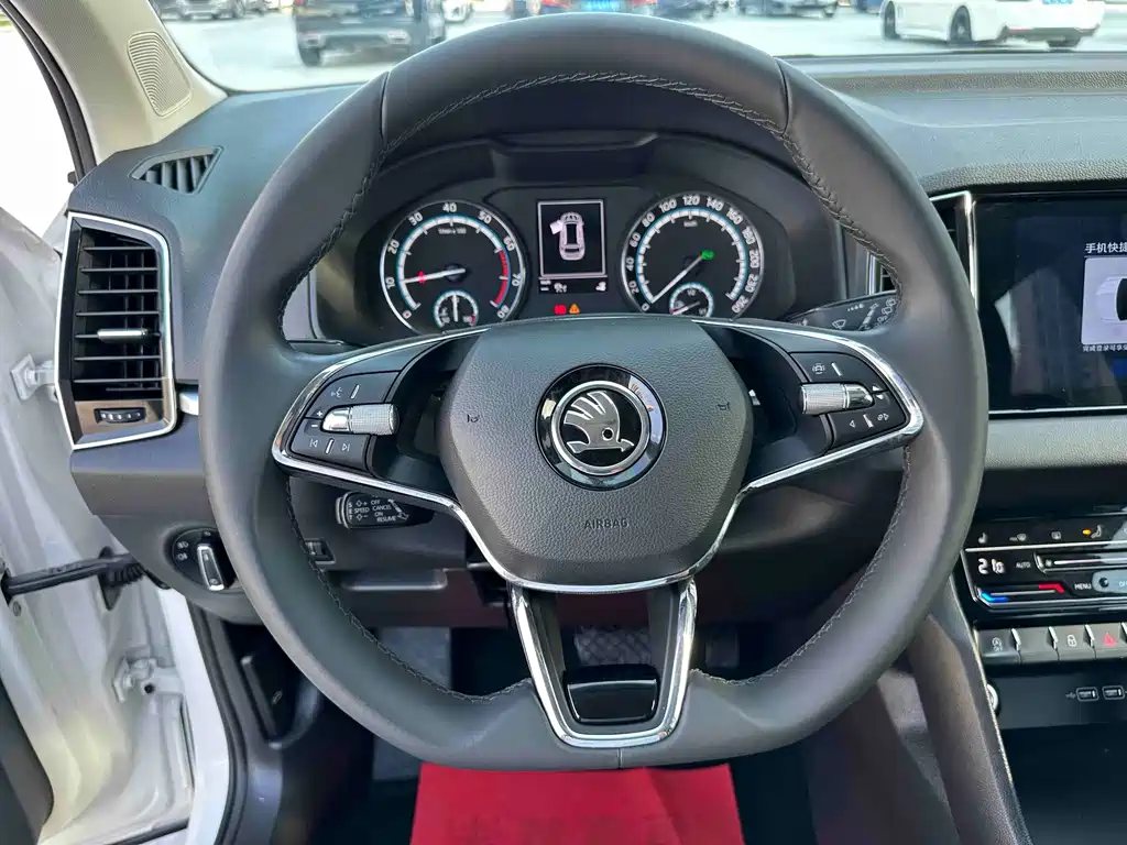 Skoda Karoq 2022 — фото 13