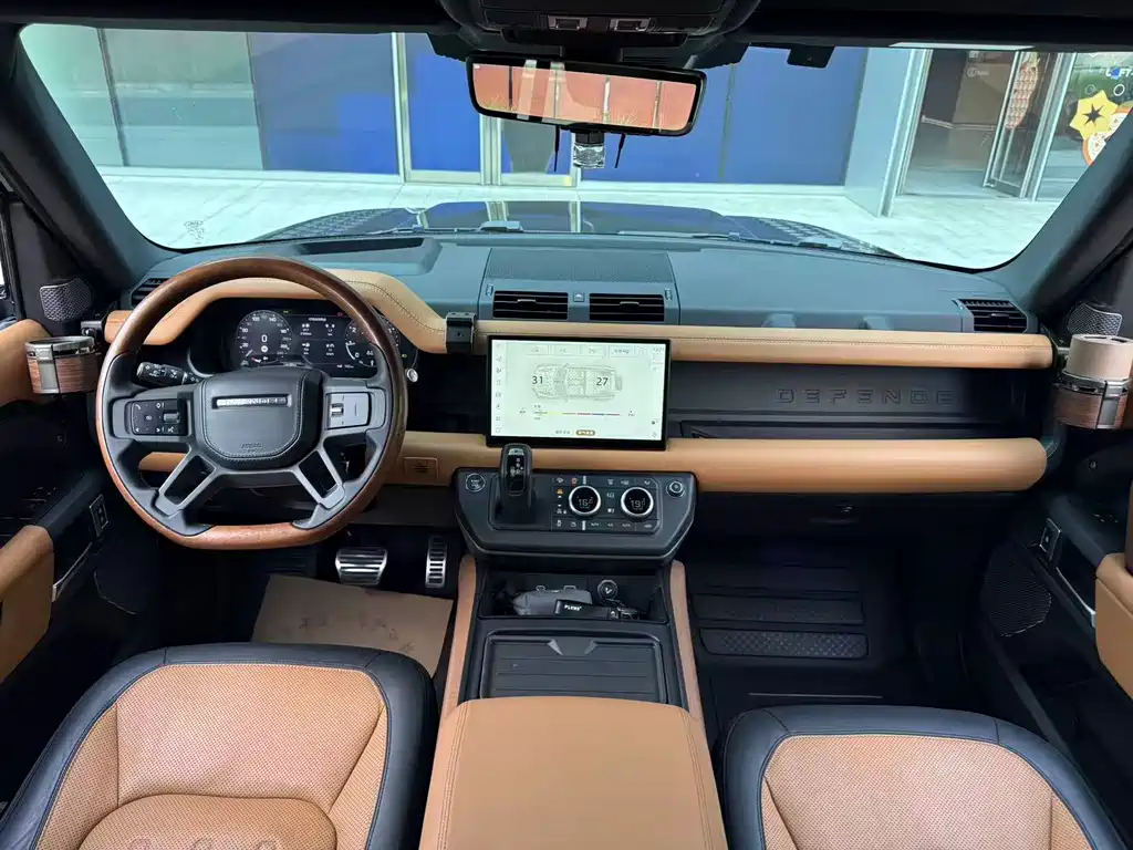Land Rover Defender 2023 — фото 8