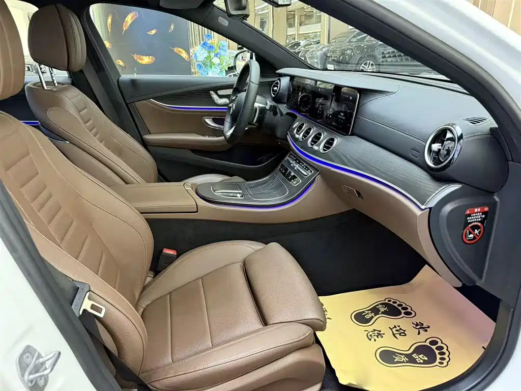 Mercedes-Benz E-Class 2022 — фото 16
