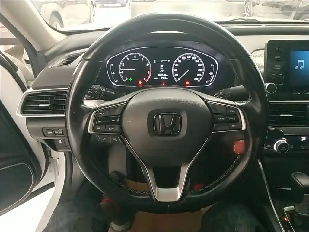 Honda Accord 2020 — фото 11