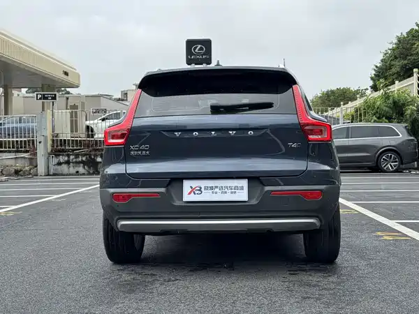 Volvo XC40 2022