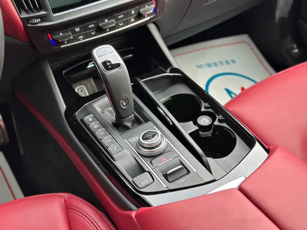 Maserati Levante 2022 — фото 11