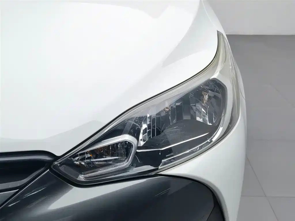Toyota Yaris L 2019 — фото 6