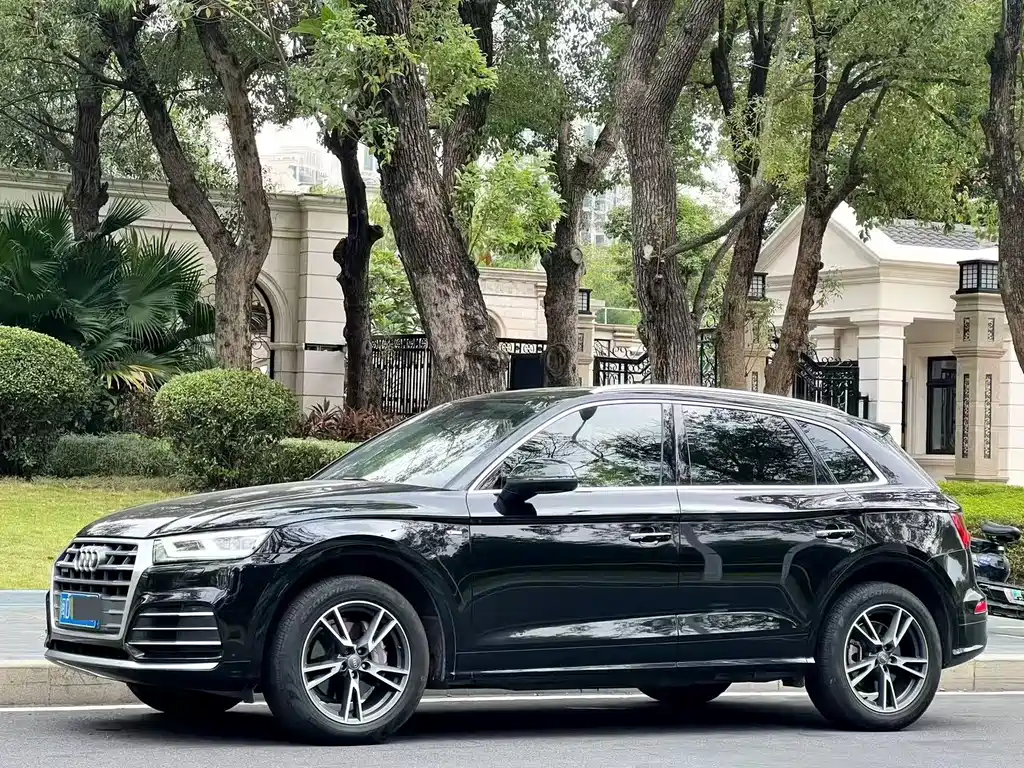 Audi Q5L 2021 — фото 2